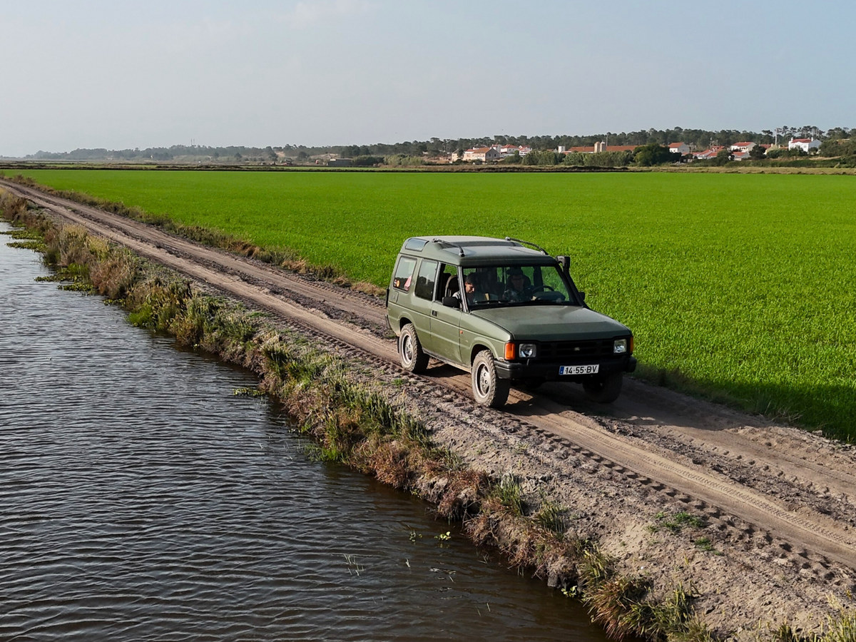 Land Rover crossing the Comporta rice fields